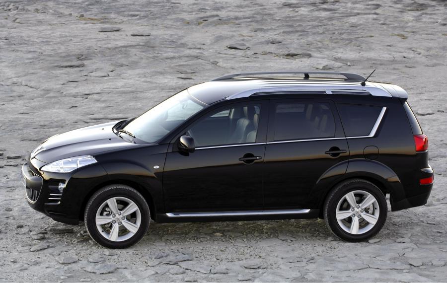  Peugeot 4007 2008 года  (фото 25 из 57)